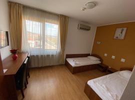 Han Km 17，位于Jucu de Mijloc的酒店