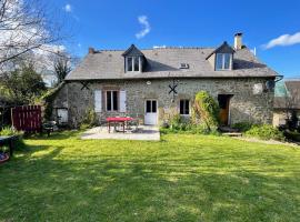 Bras D’Or Rural Gite cottage by farms & lakes.，位于Bais的酒店