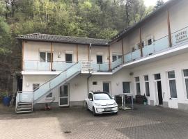 Hotel Garni Rabennest，位于布劳巴赫的酒店