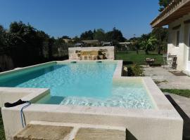 Jolie villa avec piscine dans le St emilionnais，位于Sainte-Terre的家庭/亲子酒店