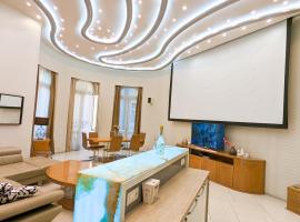 Prime Downtown Budapest Luxury Condo, Private Spa, Home Cinema, Patio，位于布达佩斯的酒店