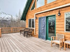 Alaskan Mountain Gem with Private Hot Tub and Gym!，位于Eagle River的酒店