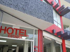 Hotel Estadía，位于莱昂的酒店