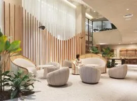 QOYA Hotel Curitiba, Curio Collection by Hilton