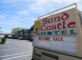 Sand Castle Motel，位于德通纳海滩海岸的酒店