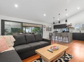 24 Hibiscus Crescent Port Macquarie，位于麦夸里港的别墅