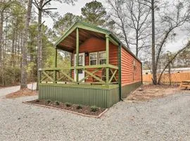Charming New Bern Log Cabin - Pets Welcome!