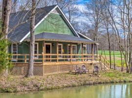 Bright Green Gables Cabin Hike, Swim and BBQ，位于Lewisburg的酒店