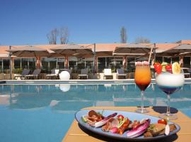 Hôtel Mount Venturi - Aix-En-Provence Sainte-Victoire - Bar & Restaurant & Padel，位于鲁塞的酒店