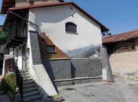 Casa del Rustico, Indipendente vista Sacra con dipinto，位于Caprie的别墅