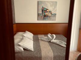 SOBE/ROOMS RIVA，位于扎达尔的酒店