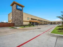 Americas Best Value Inn & Suites Houston at Hwy 6