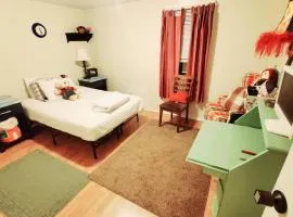 Plaid Room 3min From Yale Univ
