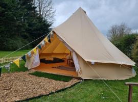 Dartmoor Halfway Campsite，位于牛顿阿伯特的豪华帐篷营地