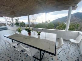Maison Bellevue - 2 bdrm villa in Borsh beach，位于博尔什的酒店