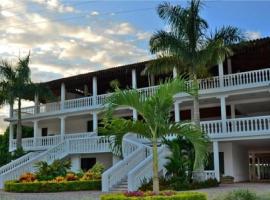 Hotel Embrujo Llanero，位于Humadea的酒店