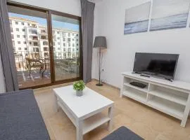 Lovely 2-Bed Apartment in Marina de la Duquesa