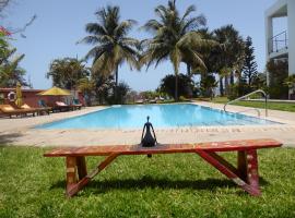 Leo's Beach Hotel - Adults Only，位于Brufut的酒店