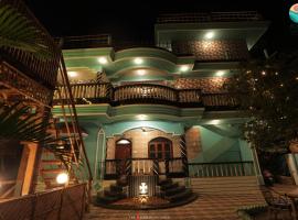 Tropical Wave Hostel Morjim，位于莫尔吉姆Chapora River附近的酒店