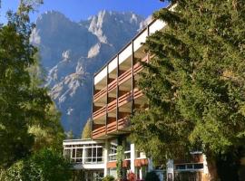 Hotel Regina Terme，位于洛伊克巴德的酒店