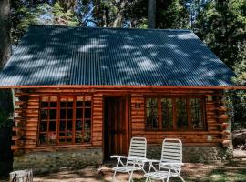 Cabaña en la costa del Lago Futalaufquen - Parque Nacional Los Alerces，位于埃斯克尔Futaleufu Hydroelectric Complex附近的酒店