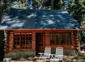 Cabaña en la costa del Lago Futalaufquen - Parque Nacional Los Alerces