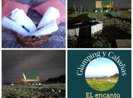 Glamping y Cabañas el Encanto los Geranios，位于托塔的豪华帐篷营地