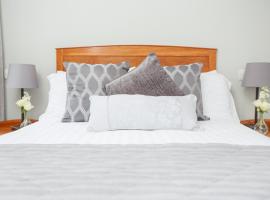 凯尔克兰洛奇酒店及休闲中心，位于凯尔的酒店