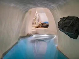 Mystagoge Retreat with subterranean pool/jacuzzi