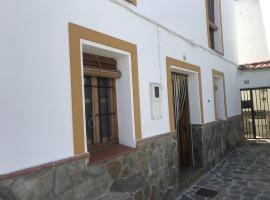 CASA PETRA : Bonita casa rural en Yunquera，位于Yunquera的别墅