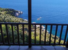 Triple studio room with the most beatifull view in Mylopotamos，位于桑加拉达的公寓