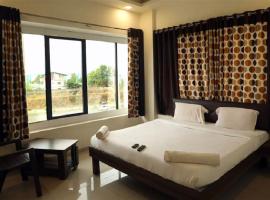 Hotel Krushna Express Inn，位于Titwala的酒店