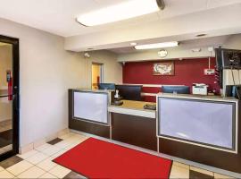 Super 8 by Wyndham Charleston WV，位于查尔斯顿的酒店