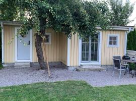 Mysigt gårdshus på vackra Stensö，位于卡尔马的海滩短租房
