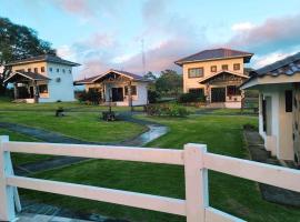 Country Hills Las Lajas，位于Hato del Rosario的酒店