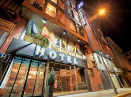 Hotel Alda A Boira，位于哈卡的酒店
