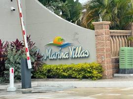 Exclusive Holidays at The Marina Villas，位于圣安斯贝的海滩短租房