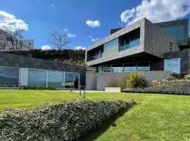 Tres Prismas Exclusive