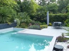 Villa d’archi. piscine privée en écrin de verdure