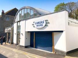 Largigi Rooms, Close to the Beach and Town Centre, Parking available，位于莱姆里吉斯的酒店