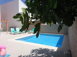 Cabanas de Tavira Conceicao Luxury 4 Bedroom Villa with Private Pool，位于卡巴纳斯·德·塔维拉的豪华酒店
