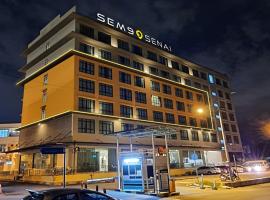 SEM9 Senai "Formerly Known As Perth Hotel"，位于古来的酒店