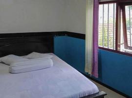 Villa Ghazani 4 at Desa Wisata Songgokerto，位于Songgoriti的酒店