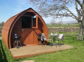 Sunny Mount Glamping Pod，位于Long Marton的豪华帐篷营地