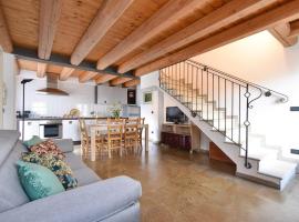 GuestHost - Calaone Wondeful Duplex Apartment con parcheggio x4，位于Baone的酒店