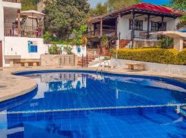Hotel Casona del Virrey，位于莫尼基拉的带泳池的酒店