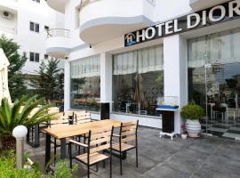 Hotel Dior，位于萨兰达的酒店