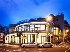 塞尔科蒂尔图德拉巴德纳斯酒店，位于图德拉的酒店