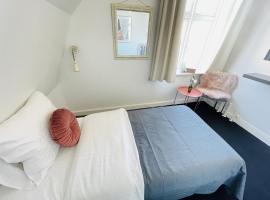 aday - Frederikshavn City Center - Single room，位于腓特烈港的旅馆