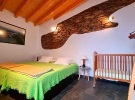 Lovely Bed House with one room in Monsaraz Castle